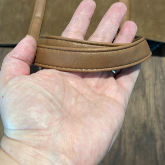 Vegan Leather Tote - Picture 4 of 7